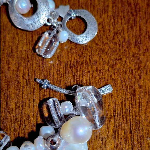 Silpada Effervescence White Pearl and Clear Crystal Bracelet - Picture 5 of 8